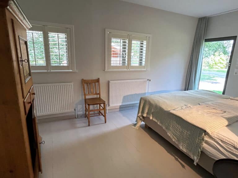 Apartment Magnolia Kleiderschrank